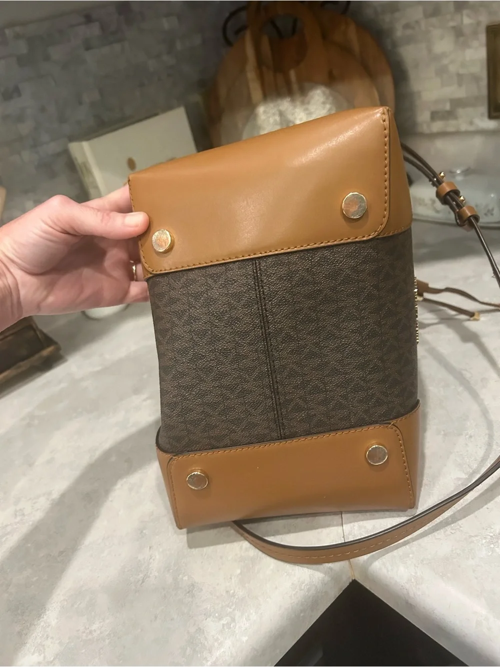 Michael Kors Signature Logo Bucket Bag Brown Cognac Crossbody Quiet Luxury
